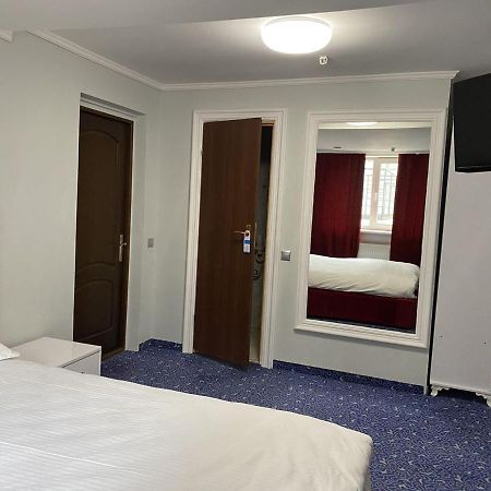 Hotel Leoton Czernowitz Exterior foto